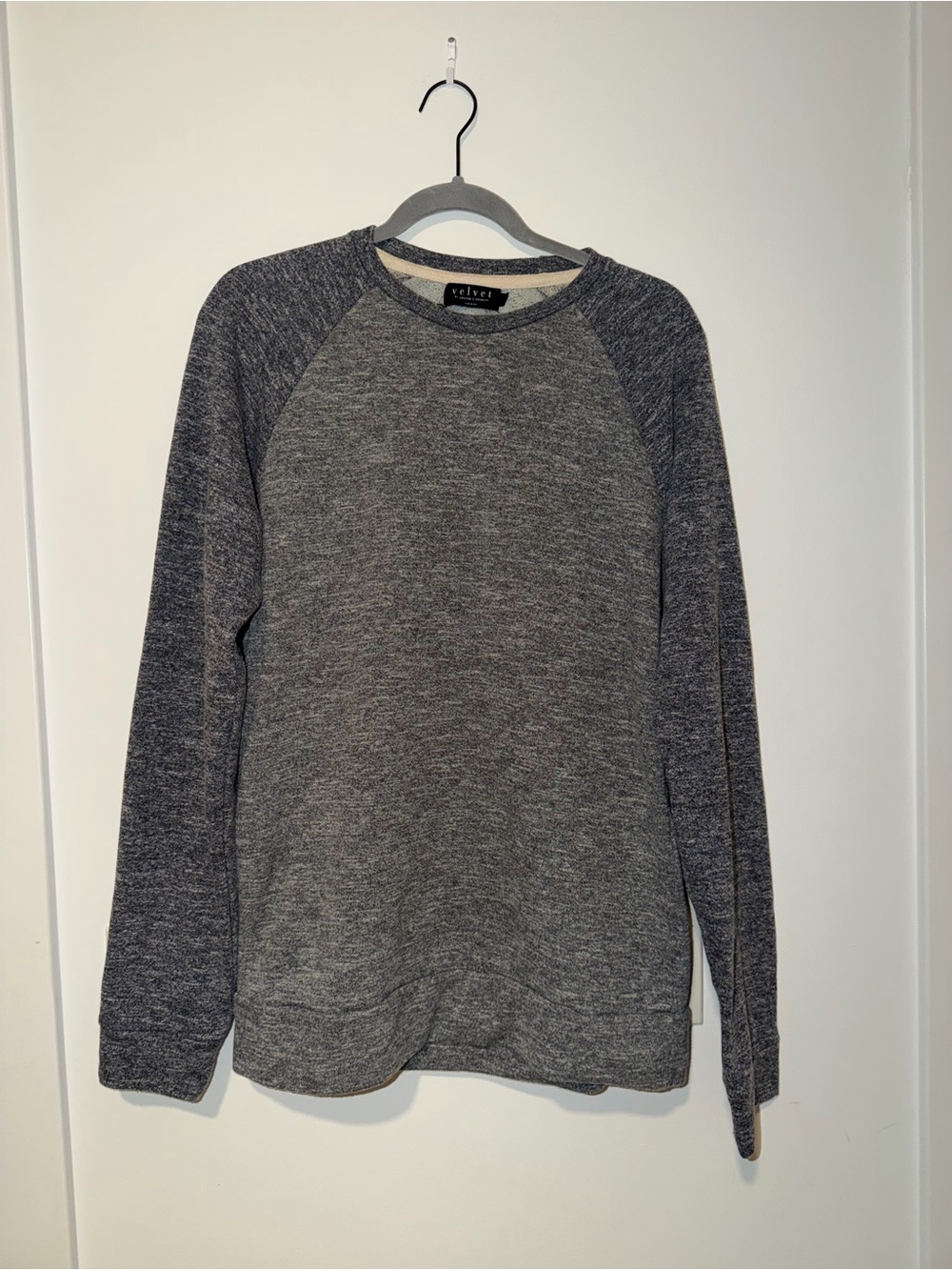 Velvet by Graham & Spencer Men’s Gray Raglan Crewneck Sweater